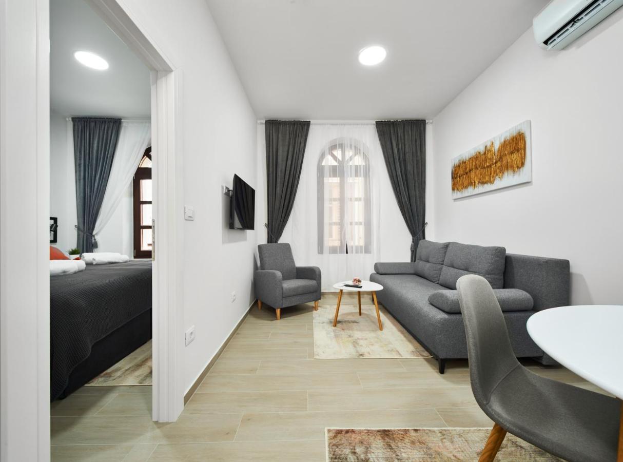 Cardo Apartments Porec Bagian luar foto