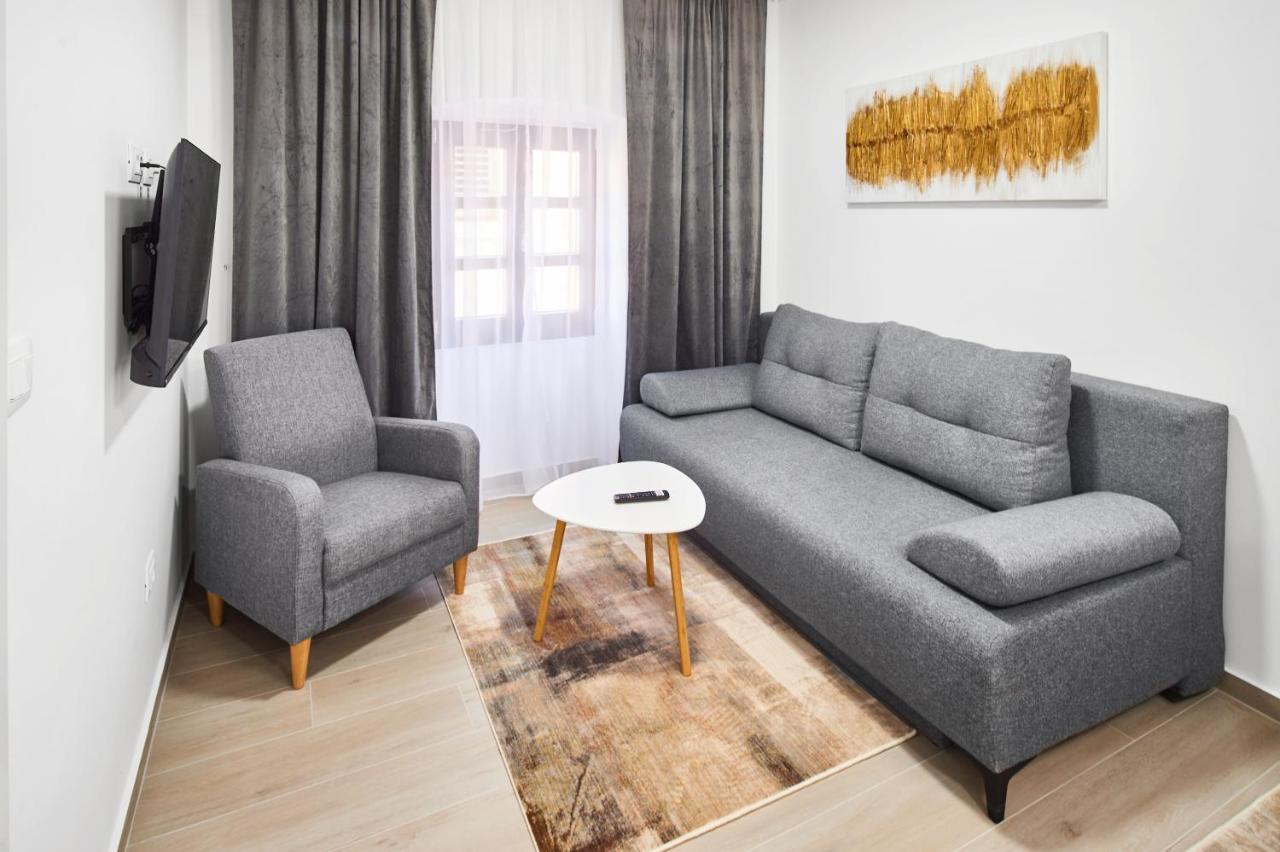 Cardo Apartments Porec Bagian luar foto