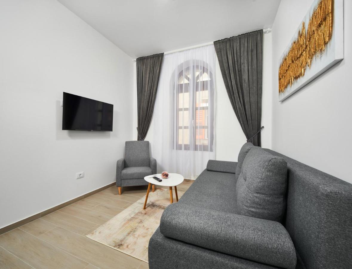 Cardo Apartments Porec Bagian luar foto