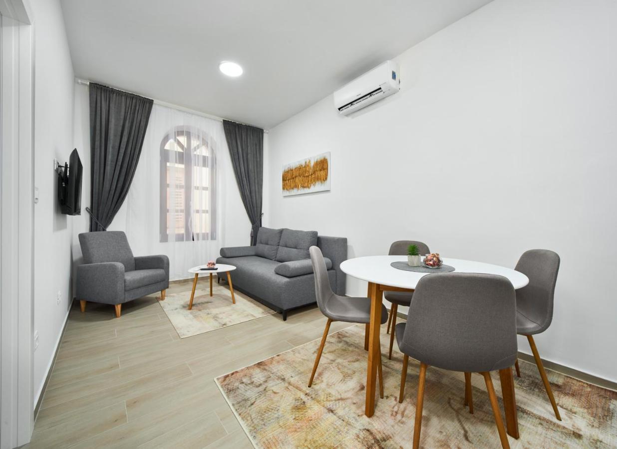 Cardo Apartments Porec Bagian luar foto