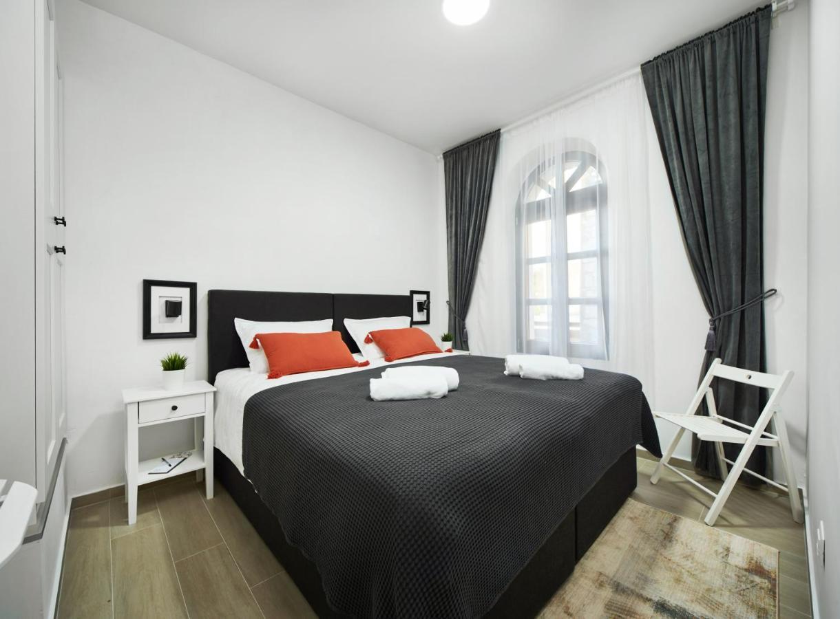 Cardo Apartments Porec Bagian luar foto