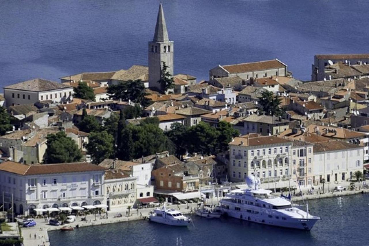 Cardo Apartments Porec Bagian luar foto